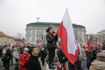 titus1 - Wg retoryki tzw. "zachodnich mediów" na zdjęciu widać młode nacjonalistki. U...