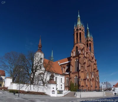 cfani4k - @nexiplexi: być może ten mały został zbudowany pierwszy i po jakimś czasie ...