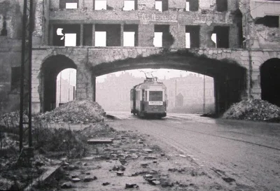 yanosky - Plac Krasińskich. Resztki sądu. Fotografia z lat 50. 



#warszawa #histori...