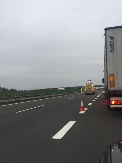 whitewolfik - Bardzo fajnie pobierać 17zł za przejazd autostradą A2 a na pierwszym zj...