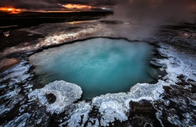 Niedowiarek - Gejzer na Islandii



#earthporn #natura #islandia #gejzer