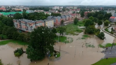 qqwwee - Filmik pokazujący ulicę Grunwaldzką z drona:
http://www.tvn24.pl/woda-w-elb...