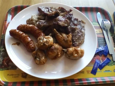 anonymous_derp - Dzisiejsze śniadanie polowe: Rozmaite mięsa na wagę z Kuchni Marche,...