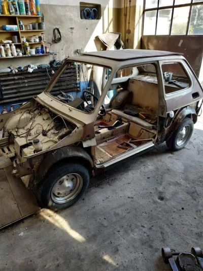 Garage - Maluszek już prawie pocięty #odnawiajzgarage #fiat #fiat126p #126p #126 #mal...