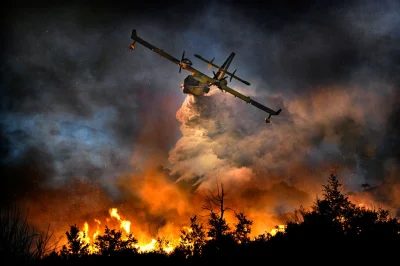 ColdMary6100 - Pożar lasu we włoskej prowincji Salerno (fot. Antonio Grambone)
#kwp ...