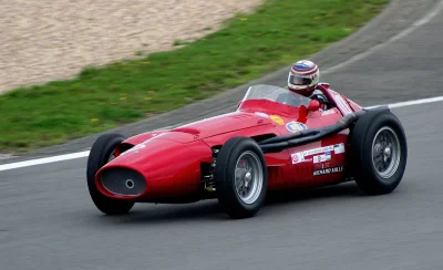 n.....o - @odjatakpawlacz: Dla fanów minimalizmu Maserati 250F z drugiej połowy lat 5...