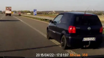 DonMC - @dero: Ciekawe dlaczego kierowca VW Polo o nr rej. KOS 15254 wyprzedzał pasem...