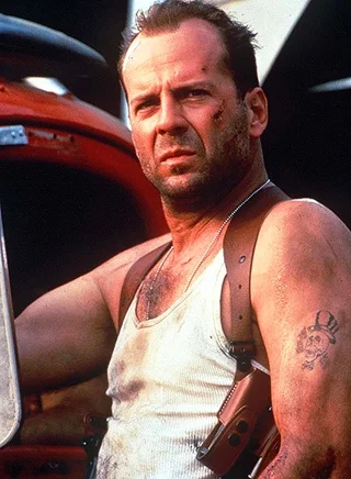 OfficerNice - Nie wiem jak to skomentować, więc wklejam zdjęcie Johna McClane'a.