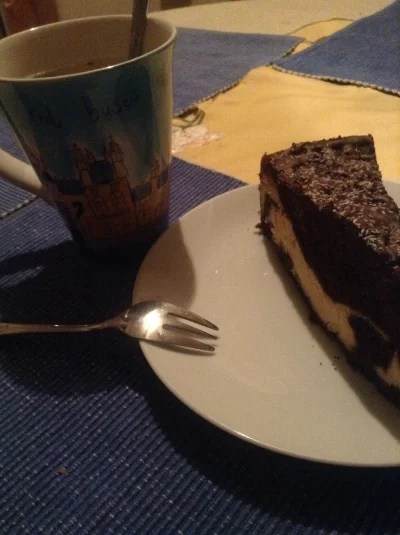 tusiatko - #studbaza #mikroekonometria #ciasto

Mamełe zrobiła ciasto, do tego herbat...