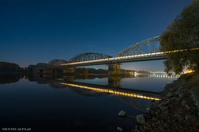 Nightscapes_pl - Most kolejowy w Toruniu. 

#fotografia #torun #mosty #mojezdjecie ...
