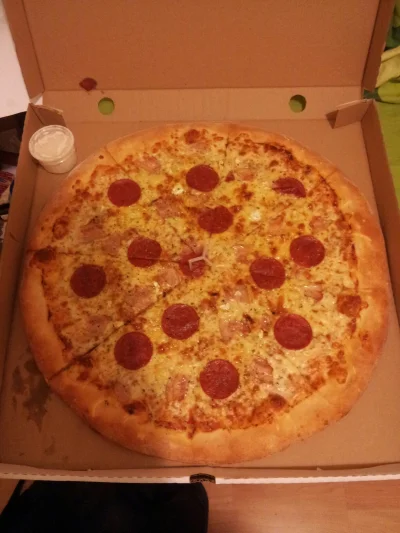 Alver - Smacznego i dziękuję wszystkim za pomoc w wyborze :)

#jedzenie #pizza #jedze...