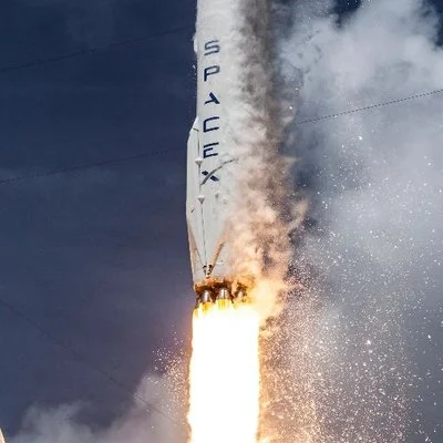 J.....I - @wypokuser pytał.

Static fire test of Falcon 9 complete—targeting April 1...