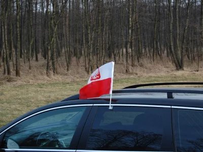 AjKenFlaj - Mirki co sądzicie o wystawianiu takich flag na auta, w święta narodowe ty...