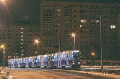 funthomas - Stopiątki to są zajebiste tramwaje. Połączysz cztery takie wagony i masz ...