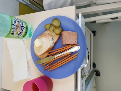 BrakNazwyUzytkownika - @absoladoo: śniadanie ze szpitala dziecięcego: