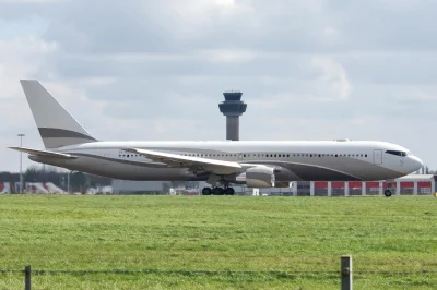 Zdejm_Kapelusz - Boeing 767 Romana Abramowicza na londyńskim Stansted.

#lotnictwo ...