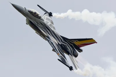 r.....r - Taki pierwszy na szybko obrobiony kadr z #airshow w Radomiu.
Belg na F16
...