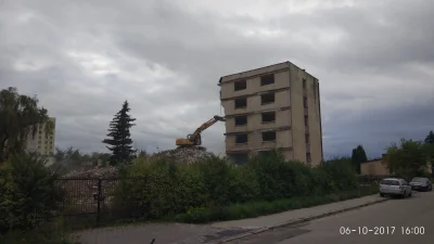widmo82 - #radom Hotel robotniczy przy ul. Jodłowej
zdjęcie z rozbiórki z 2017.10.06...