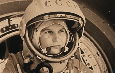d.....4 - Walentina Tierieszkowa, pierwsza kobieta w kosmosie. 

Wiki:
 16 czerwca 19...