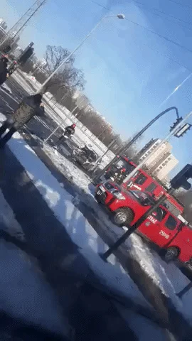 Dionizy_Zlotopolski - Wypadek na Stella-Sawickiego, dachowało auto
#krakow