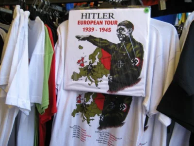 TajnyWspolpracownik - w UK nie ma problemu z kupieniem chociażby takiej koszulki: