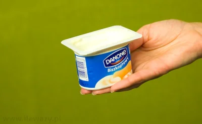 PennerBlack - Najgorszy "jogurt" z dzieciństwa. Ble! 
#dziecinstwo #jedzenie