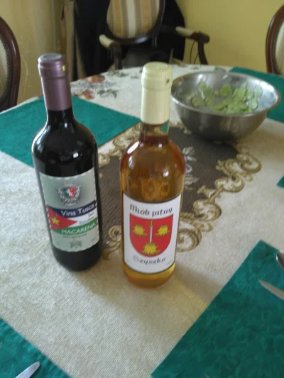 burzovsky - Miód pitny Szyszko z herbem rodowym i wino Vina Tusca z San Escobar. Taki...