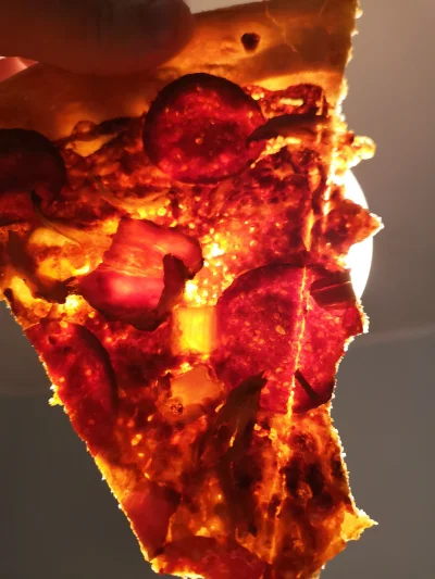 GdzieJestBanan - Mmmm pyszna cieniutka pizza xD
#dominospizza #rzygam ##!$%@? #pizza