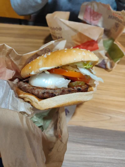 smieszekzagranico - Królewska porcja ( ͡° ͜ʖ ͡°)
#burgerking