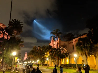 niebieskikociak - Tu zdjęcie z San Diego 

#spacex #elonmusk