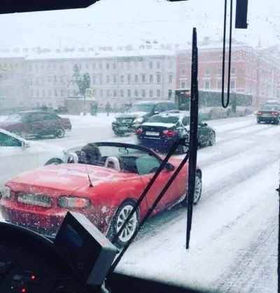 Zdejm_Kapelusz - Tymczasem w Rosji.

#motoryzacja #rosja #samochody #ciekawostki