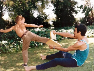 siemankooo - Bruce Lee trenuje z synem Brandonem Lee :)



SPOILER
SPOILER




#fotoh...