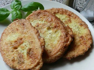 psrytny - plusujcie chleb smażony w jajku 

#foodporn #foodboners #jedzenie