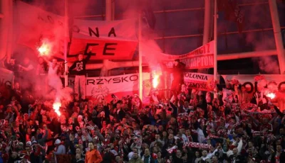 Radus - @LamaEffect: Zdjęcia chwilę po golu dla Polski.

Tak btw. nie mylmy ultrasó...