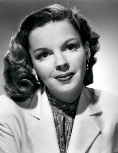 M.....a - Judy Garland była #ladnapani #vintageboners :3
i #oczyboners