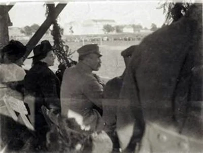 fullversion - W 1917 r. Józef Piłsudski był w Krakowie na meczu Cracovii z drużyną 1....