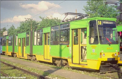 mecenaszpiaseczna - @Damasweger: Formalnie to nie jest 105N/2. To jest tramwaj, który...