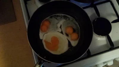 bigbaby - 1. Chciej usmażyć jajecznice z 3 jajek
2. Zrób jajecznice z sześciu jajek
...