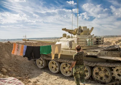 papier96 - I tak się żyje na tej wojnie...
Kurdyjski T-55 na pozycji w okolicach Kir...