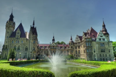 Dekstryn - Z bajkowych zamków w Polsce polecam zamek w Mosznej, jest niezwykły :D