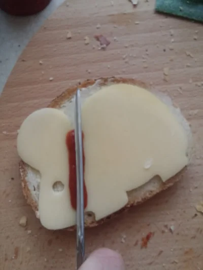 Tarabashoff - Chrupiący chlebek, żółty ser, ketchup i jesienna depresja mija (ʘ‿ʘ)
#...