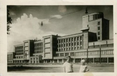 l.....2 - A tutaj przykład radzieckiego konstruktywizmu, Dom Kultury im. Kirowa, Leni...