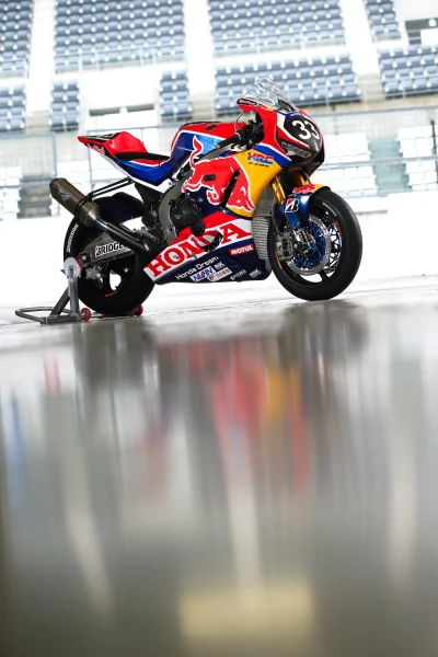Jofiel - Red Bull Honda with 日本郵便
(｡◕‿‿◕｡)
#motocykle #bojowka1000cc #hrc