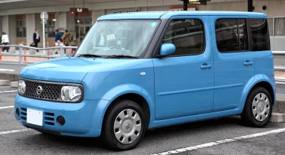 r.....y - Nissan Cube to chyba daleki krewny Fiata Multipla

#nissan #fiat #takapra...