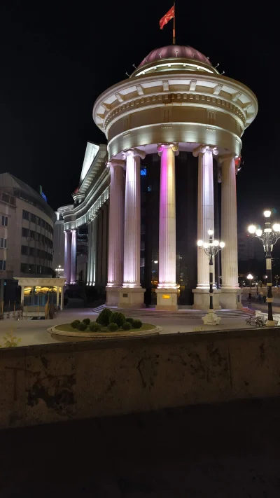 Nerka45 - Centrum Skopje warto obejrzeć wieczorem. Wszystko pięknie oświetlone