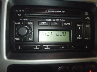 ak_kubel - Mireczki, jak zdemontować to radio?
Ford maverick 
radio 2 din 

SPOILER

...