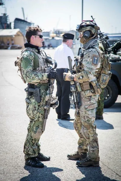 R2D2zSosnowca - Komandos z JWK rozmawia z amerykańską foką (Navy Seal)
#wojsko #jwk