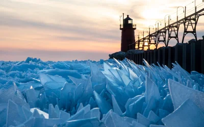 dzika-konieckropka - Odłamki lodu kumulujące się przy brzegu jeziora Michigan.
#natu...