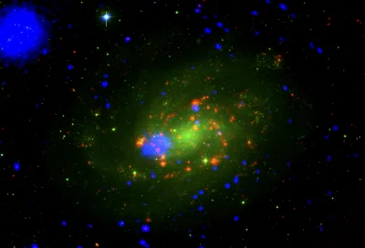 sznaps82 - Wirująca paleta barw przedstawia cykl życia gwiazd w galaktyce spiralnej N...