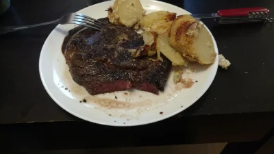 e.....o - Rib eye robiony sous vide w 60 stopni. 
Sos z krwi która została+ wino + c...